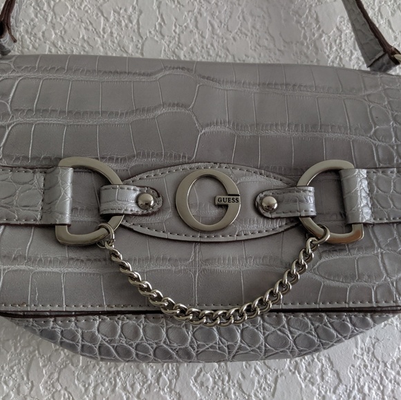 GUESS Vintage Shoulder Purse - Picture 3 of 5